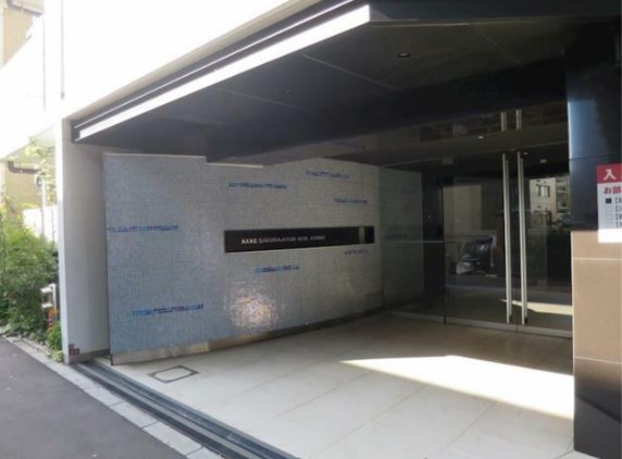 22/26 エントランス