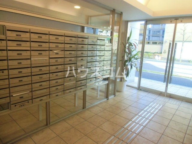 13/23 エントランス