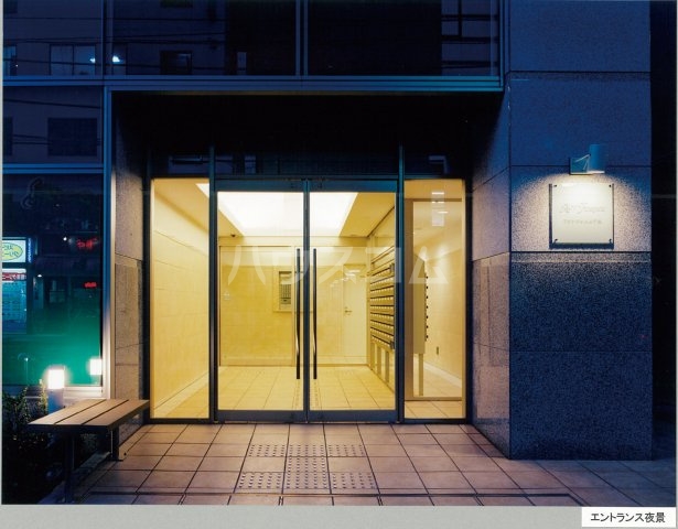 17/27 エントランス