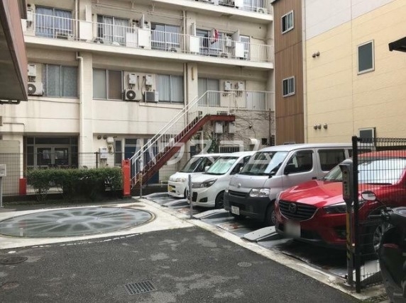 17/25 駐車場