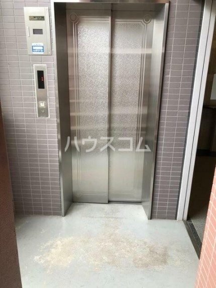 16/25 エントランス