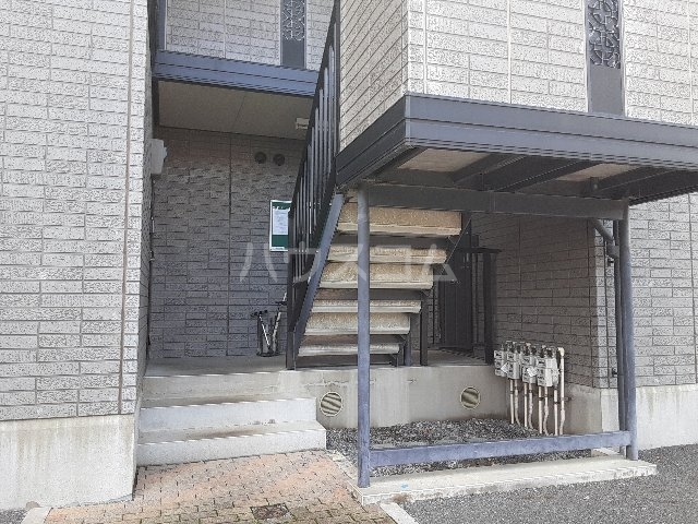 17/27 エントランス