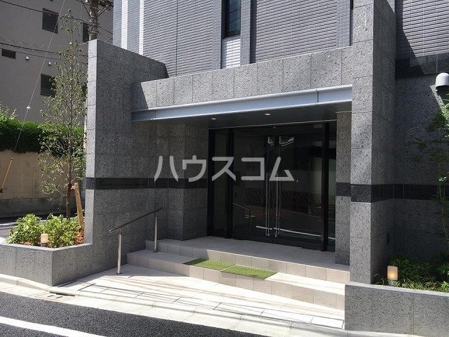 21/25 エントランス