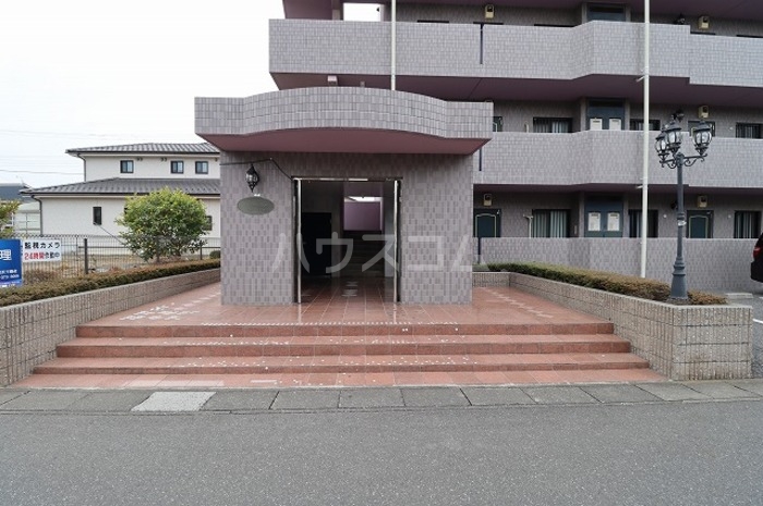 19/30 エントランス