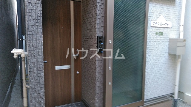 22/24 エントランス