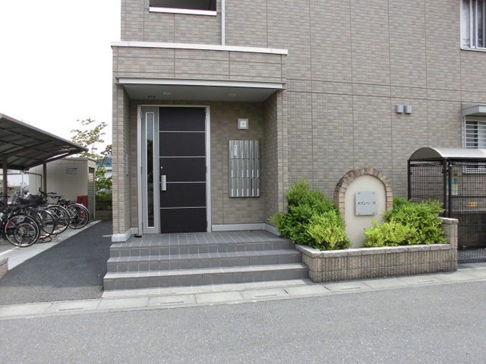 15/26 エントランス