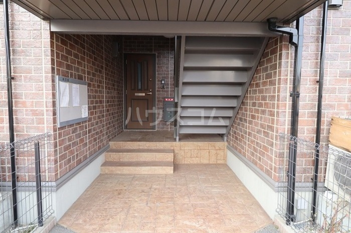 15/26 エントランス