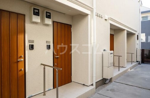 16/18 エントランス