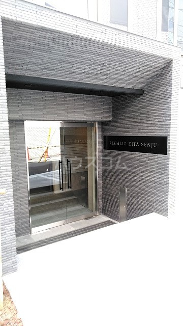 2/3 エントランス