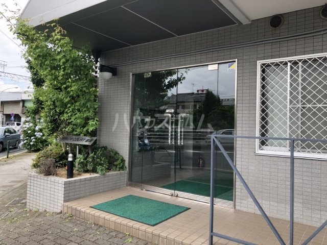 16/22 エントランス