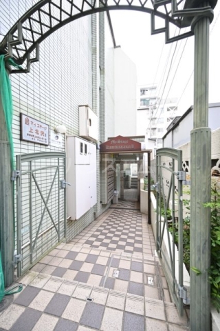 16/26 エントランス