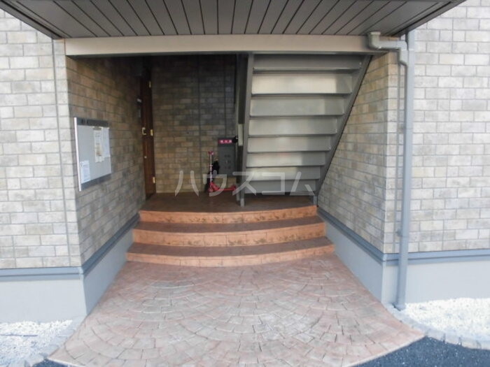 2/4 エントランス