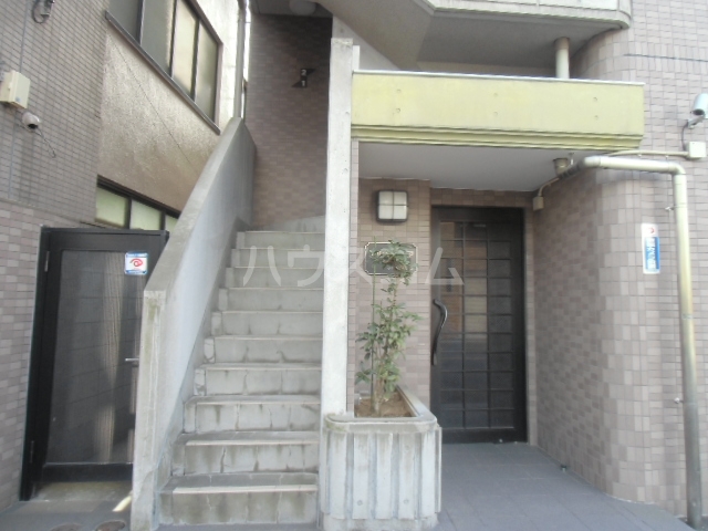 2/5 エントランス