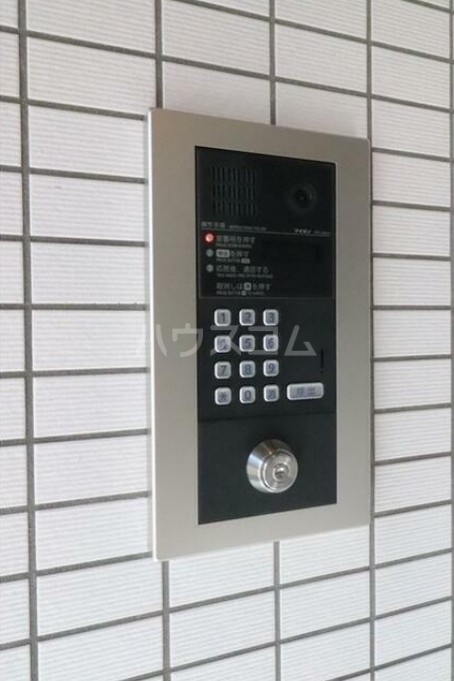 15/23 エントランス