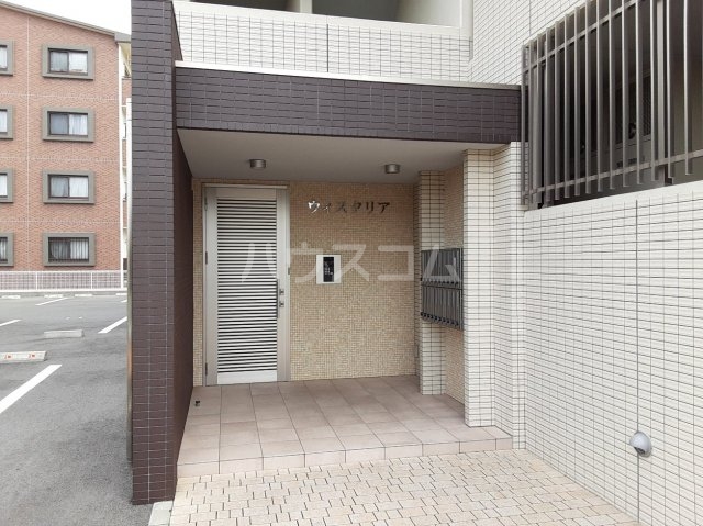 28/30 エントランス