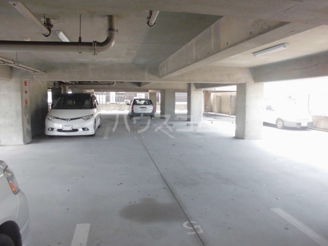 18/26 駐車場