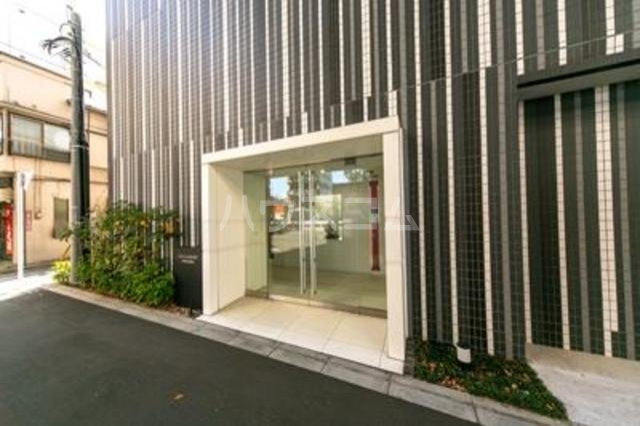 13/23 エントランス