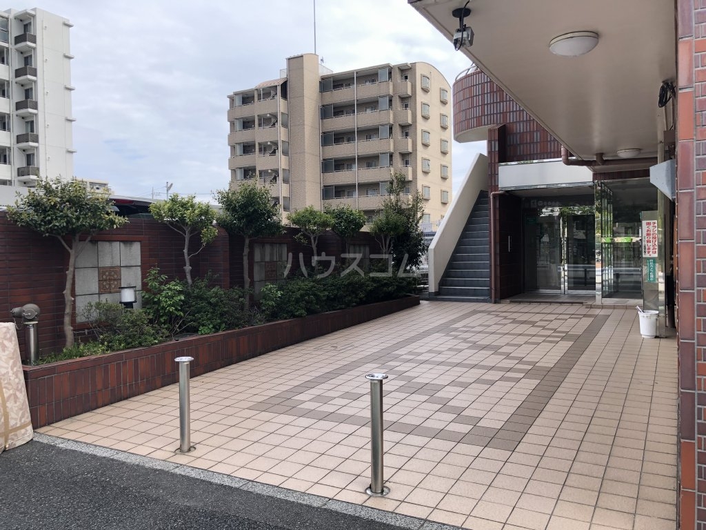 2/4 エントランス