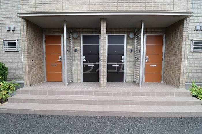 26/30 エントランス