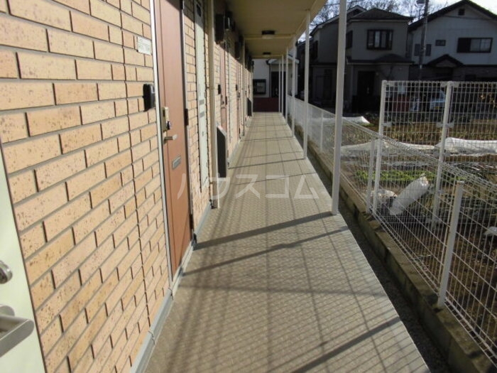 16/27 エントランス