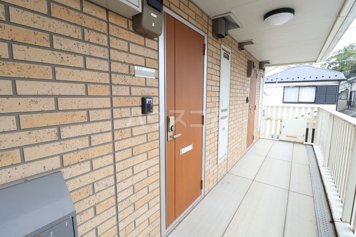 23/30 エントランス