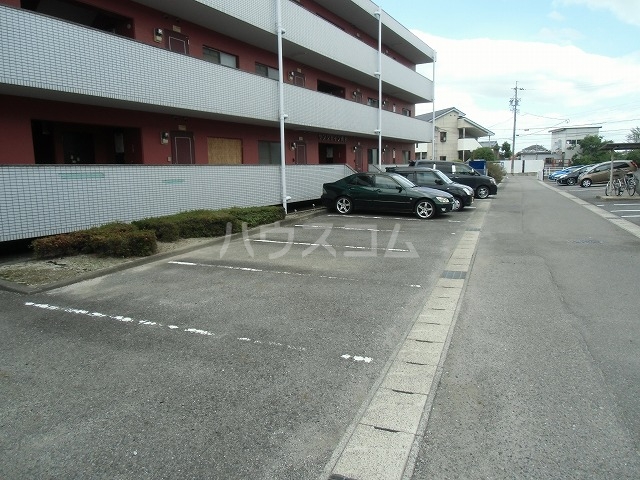 2/7 駐車場