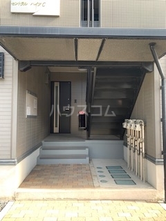 22/30 エントランス