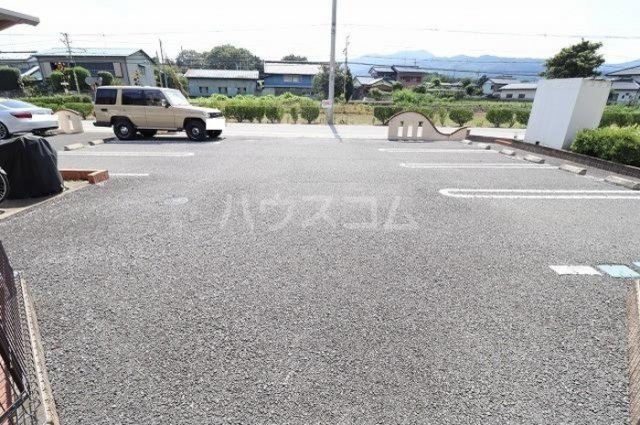 19/28 駐車場