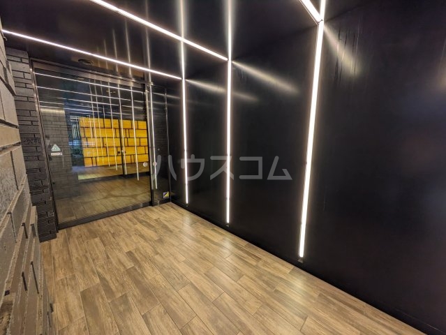 28/30 エントランス