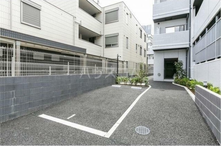 16/25 駐車場