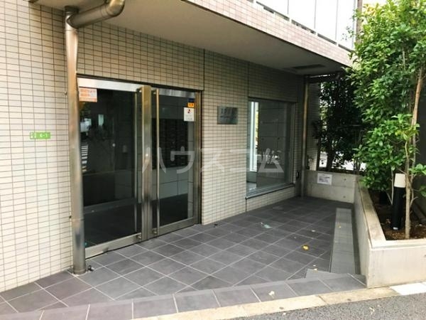 2/4 エントランス