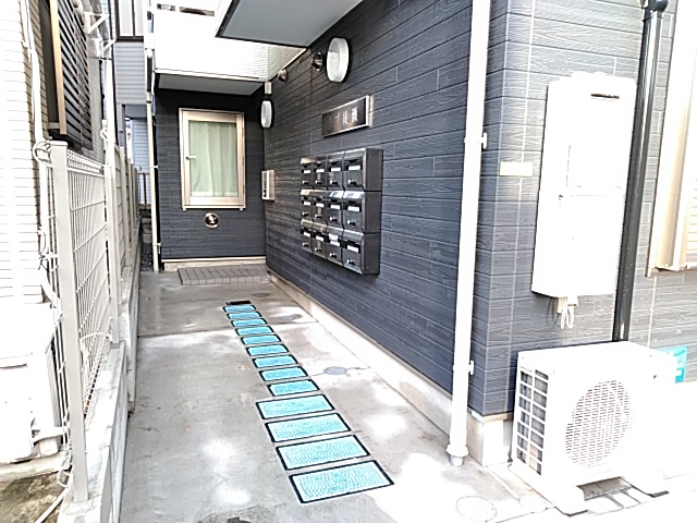 18/24 エントランス