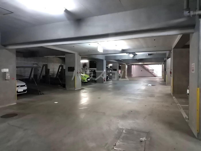 18/19 駐車場
