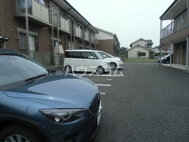 20/29 駐車場