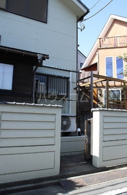 16/26 エントランス