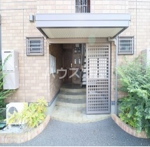 22/30 エントランス