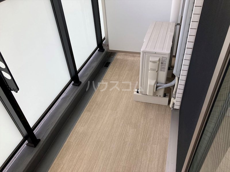 13/22 バルコニー