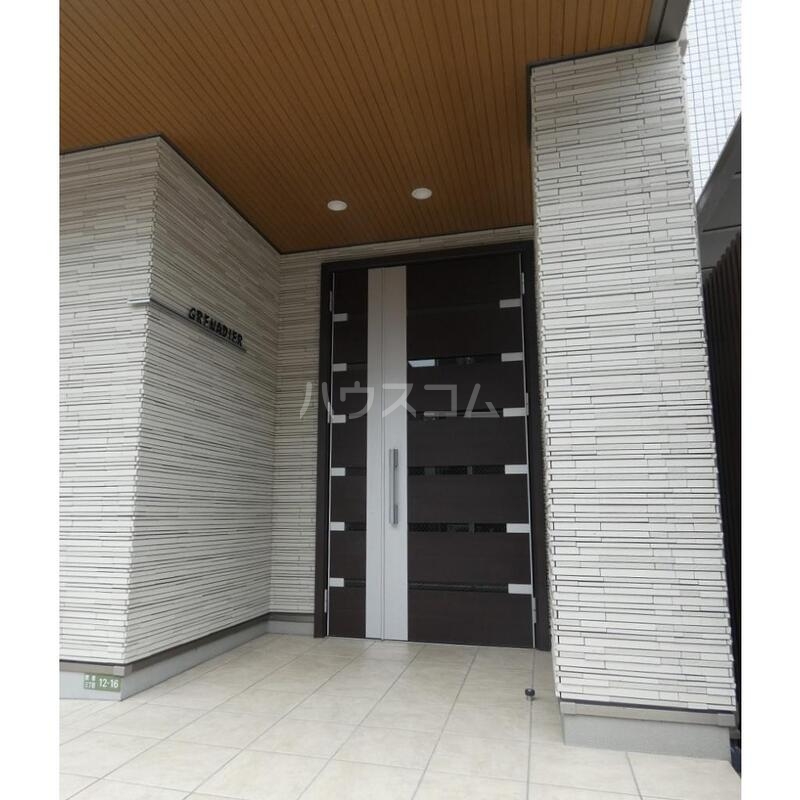 13/16 エントランス