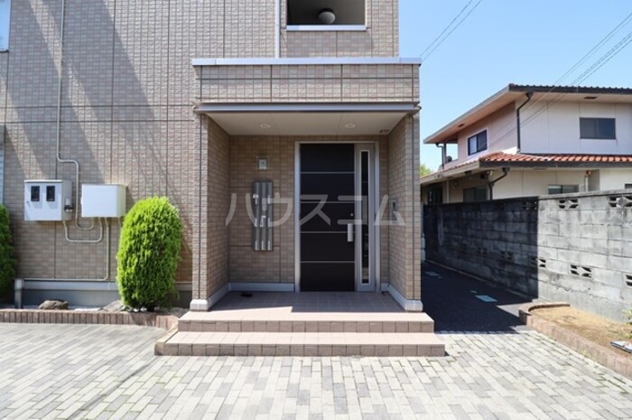 19/30 エントランス