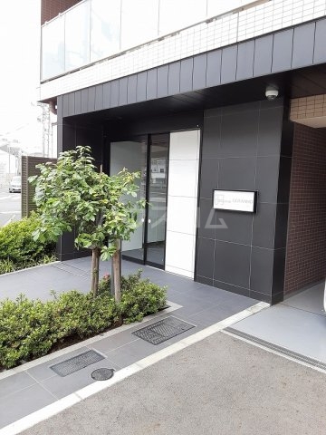 26/29 エントランス