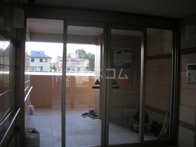 21/30 エントランス