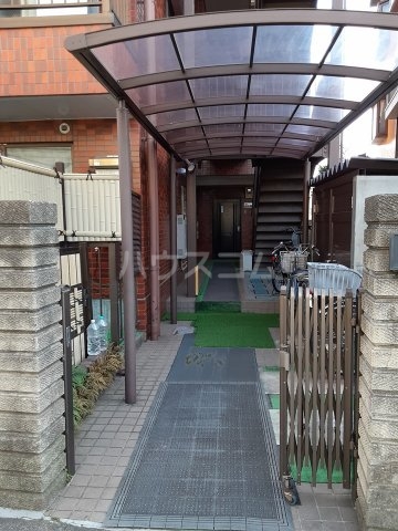 23/30 エントランス