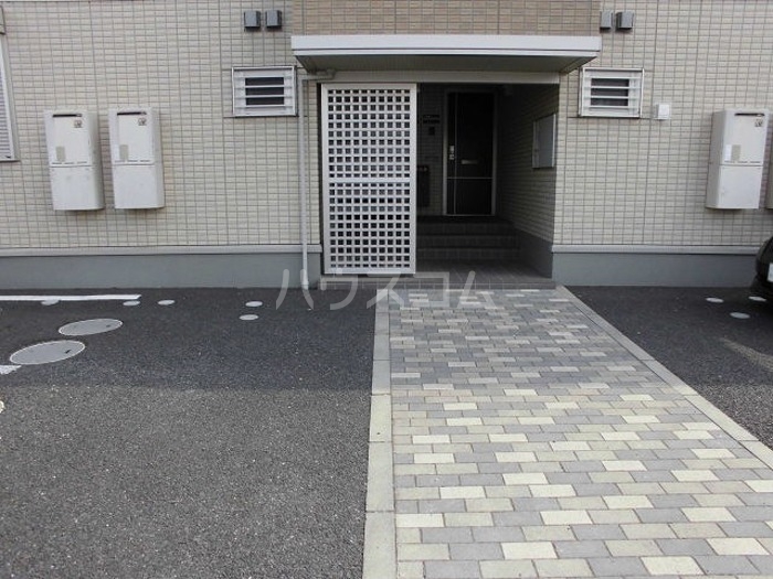 19/23 エントランス