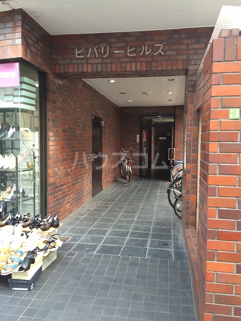 22/26 エントランス