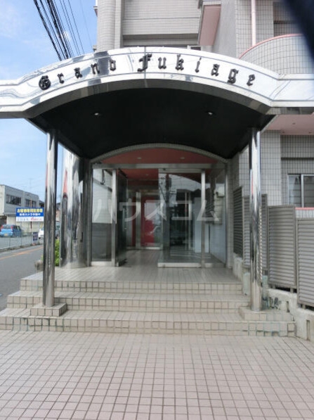 25/30 エントランス