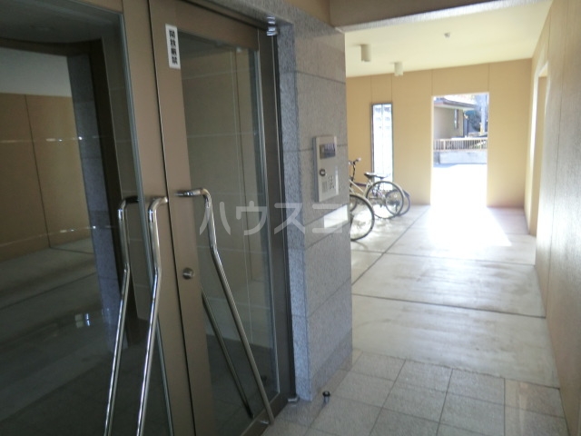 14/25 エントランス