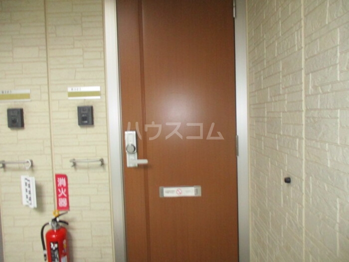 21/30 エントランス