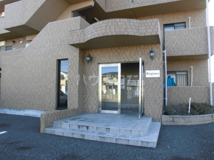 18/29 エントランス