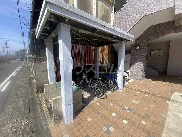 22/30 エントランス