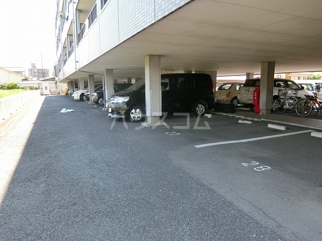 20/30 駐車場